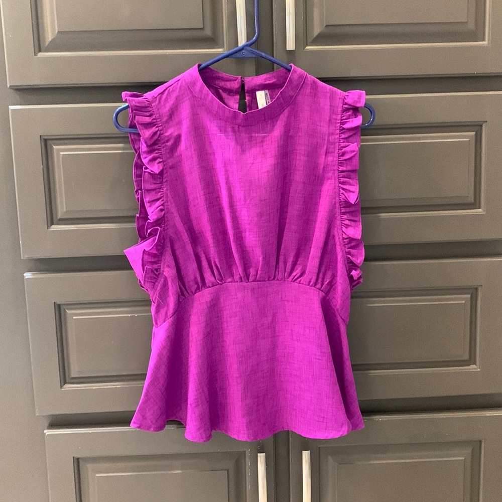 Glam top, Medium, NWT